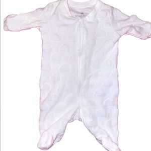 NWOT Sungabye Textured Footed Zippered Sleeper NB
